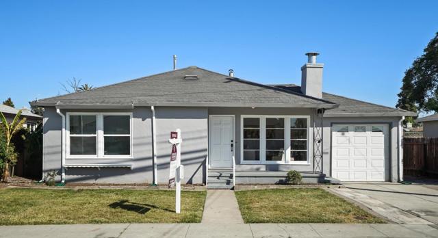 1016 E Santa Inez Avenue, San Mateo CA: https://media.crmls.org/mediaz/b39cf662-f2bb-443e-bb55-dcc29b02831e.jpg