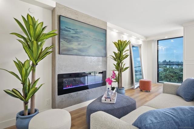 1820 Avenida del Mundo, Coronado CA: https://media.crmls.org/mediaz/b39cf67d-bdc0-4afd-b5d1-d7b3b3dfebfb.jpg