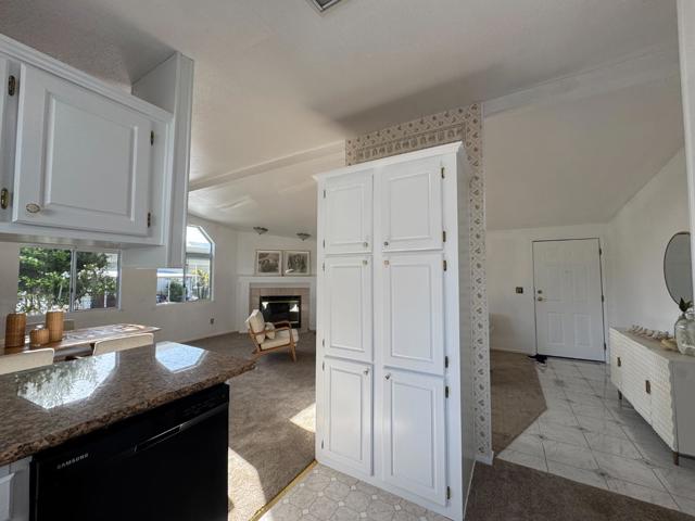46 Seascape Drive, Half Moon Bay CA: https://media.crmls.org/mediaz/b39d42e6-3e1a-4783-a0ce-06a079d84a86.jpg