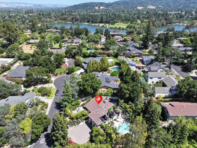 17274 Verdes Robles, Los Gatos CA: https://media.crmls.org/mediaz/b39d85ec-6329-40c9-9eb8-b82136df2cc9.jpg