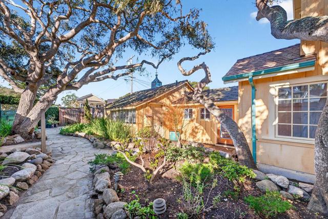 421 Eardley Avenue, Pacific Grove CA: https://media.crmls.org/mediaz/b39e42ae-77a5-4829-bc2b-eb85f3542eee.jpg