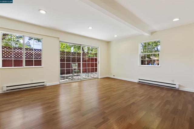 828 Bancroft Rd, Walnut Creek CA: https://media.crmls.org/mediaz/b39e8f1c-dd41-462d-8a2d-5031d9f00b52.jpg