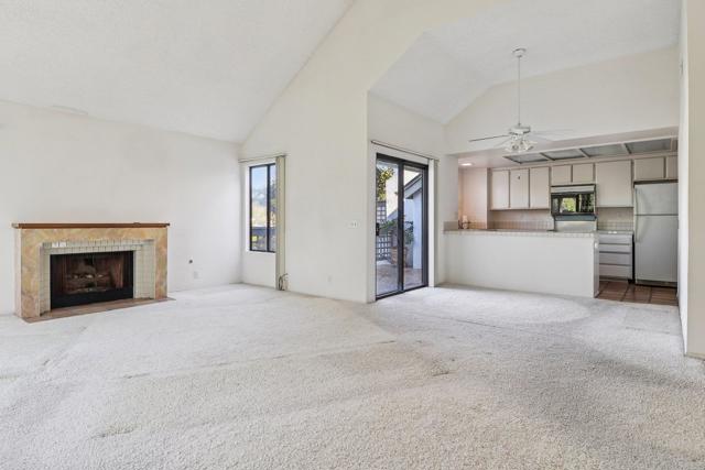 Detail Gallery Image 6 of 32 For 542 via De La Valle #J,  Solana Beach,  CA 92075 - 2 Beds | 2 Baths