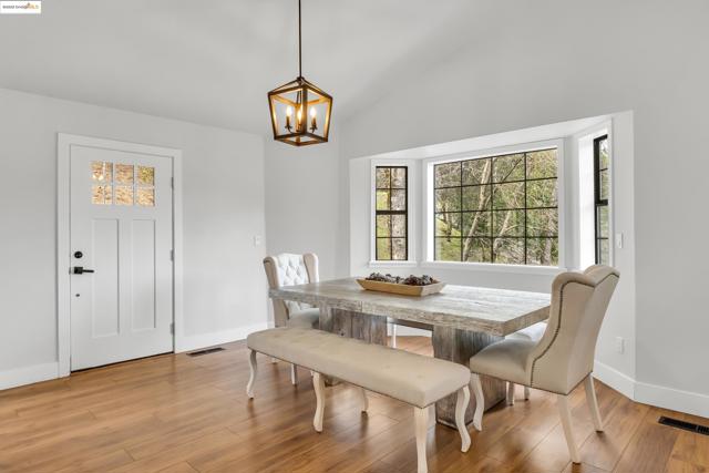 16806 Brewer Rd, Grass Valley CA: https://media.crmls.org/mediaz/b39ec421-ceab-4f90-be1a-27306f75b5b0.jpg