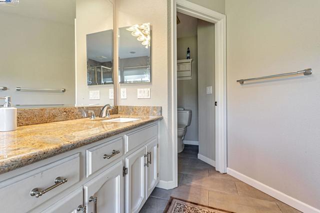 4001 W Lakeshore Drive, San Ramon CA: https://media.crmls.org/mediaz/b39f0814-ab62-4d28-88cf-a8d96adc98bd.jpg
