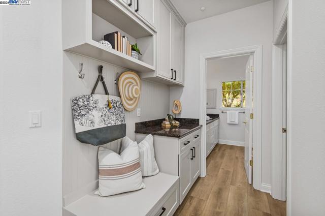 Image 21 of 48 For 952 Gray Fox Cir