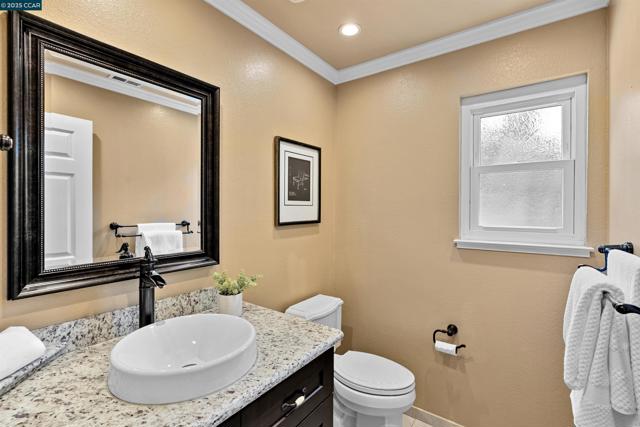 3628 Portsmouth Ct, Pleasanton CA: https://media.crmls.org/mediaz/b39fdab1-41a3-4c8a-ba8f-aa71c53157af.jpg