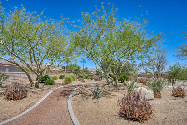 65565 Acoma Avenue, Desert Hot Springs CA: https://media.crmls.org/mediaz/b3a00afe-156c-4440-83e1-108d74697538.jpg