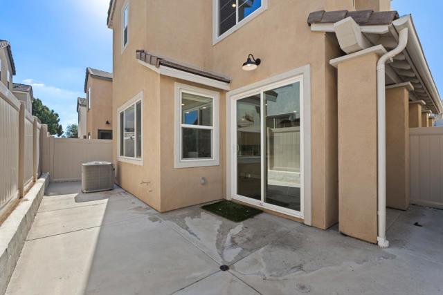 1938 Julie Dawn Pl, Escondido CA: https://media.crmls.org/mediaz/b3a1367d-48f2-48d0-9ff9-f109e2ded1a7.jpg