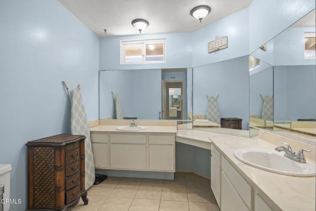 170 N Linden Drive, Ventura CA: https://media.crmls.org/mediaz/b3a300d6-4f11-46a2-8b33-458a8fdab50d.jpg