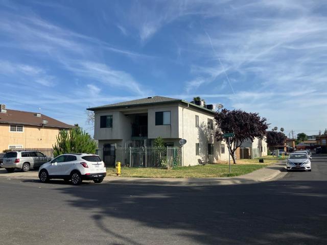 2125 Oakmont Way, West Sacramento CA: https://media.crmls.org/mediaz/b3a32201-3ac4-4651-94cd-52cab1bbce13.jpg
