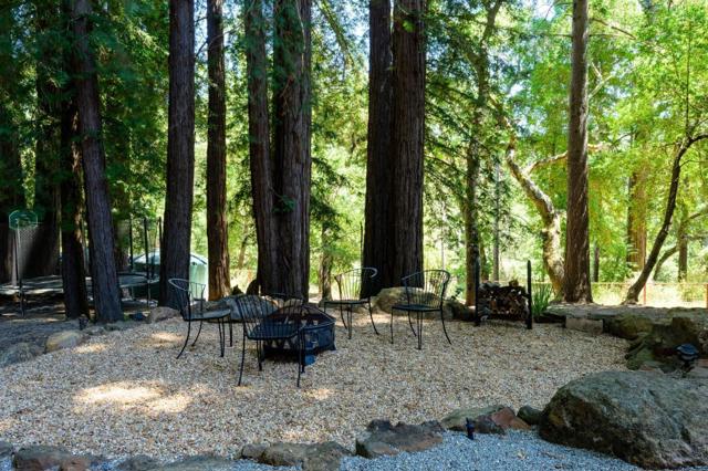 16089 Redwood Lodge Road, Los Gatos CA: https://media.crmls.org/mediaz/b3a4150a-d76c-49c6-aa95-accf031c2250.jpg