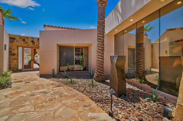 9 Rockcrest, Rancho Mirage CA: https://media.crmls.org/mediaz/b3a49ebc-5e3f-4557-aebc-aeb8dbe08003.jpg