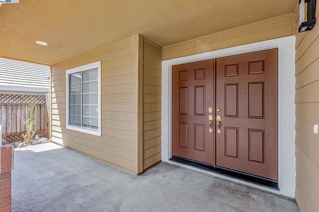 5132 Pioneer Way, Antioch CA: https://media.crmls.org/mediaz/b3a4c663-21a4-4f25-88a5-8d478e5c69b7.jpg