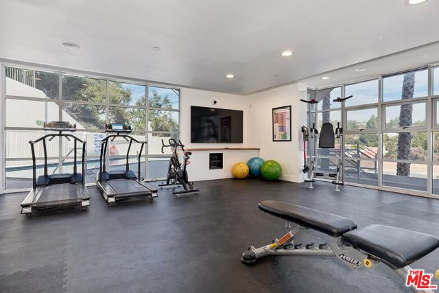 171 N Church Lane, Los Angeles CA: https://media.crmls.org/mediaz/b3a5404d-caf9-471c-a099-565520f04139.jpg