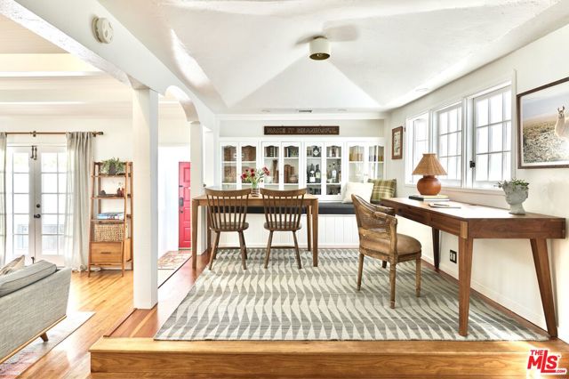 8460 Kirkwood Drive, Los Angeles CA: https://media.crmls.org/mediaz/b3a632b8-edf6-443b-a664-23e05d44dbe5.jpg