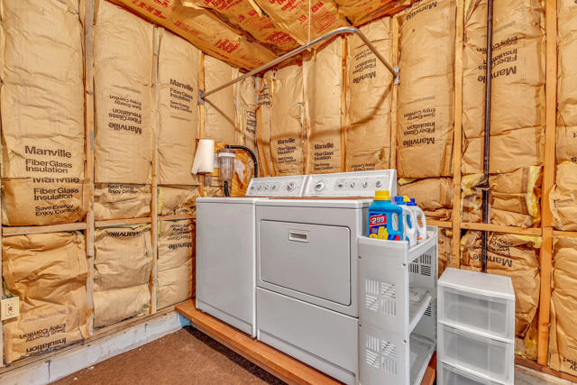 52402 Pine Ridge Road, Idyllwild CA: https://media.crmls.org/mediaz/b3a7b222-7843-4124-9af3-a5ccd3f454a0.jpg