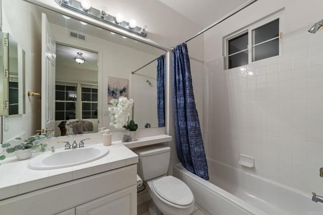 Detail Gallery Image 30 of 62 For 2216 Blossom Hill Ln, Escondido,  CA 92029 - 5 Beds | 4/1 Baths