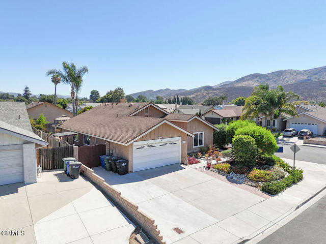 Detail Gallery Image 2 of 42 For 908 Carissa Ct, Camarillo,  CA 93012 - 4 Beds | 2 Baths