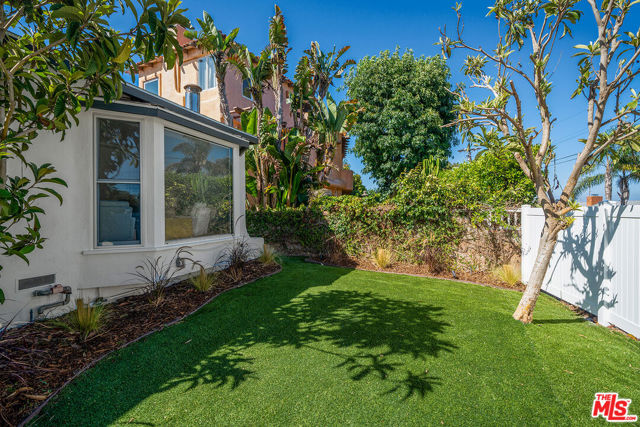 7145 Trask Avenue, Playa del Rey CA: https://media.crmls.org/mediaz/b3a939b2-4276-4a91-a811-87c384efbd72.jpg