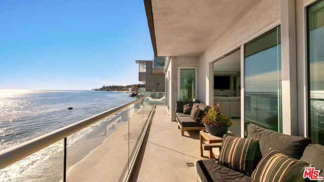 26050 Pacific Coast Highway, Malibu CA: https://media.crmls.org/mediaz/b3a9fbc0-3d36-4d03-a0cb-2b782aa5fa36.jpg