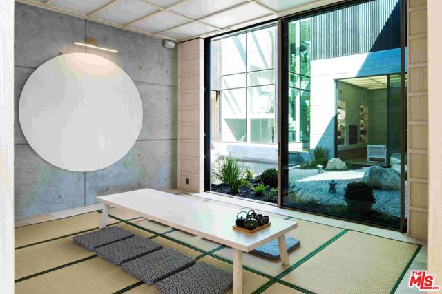 11824 Ellice Street, Malibu CA: https://media.crmls.org/mediaz/b3aa93b5-0059-43e1-ac48-00245dfa04c5.jpg