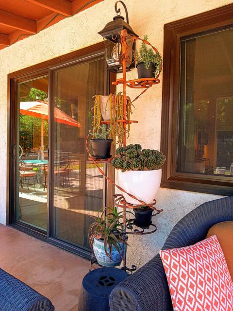 2200 E Acacia, Palm Springs CA: https://media.crmls.org/mediaz/b3aabb73-1705-4fc0-bc35-a4d0862ddba5.jpg