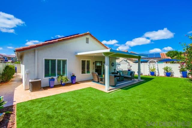 10970 Shy Bird Ln, San Diego CA: https://media.crmls.org/mediaz/b3aabdf5-8d2a-4e6a-bcb3-50ab4f872674.jpg