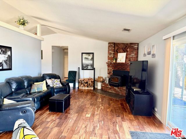 8125 Centola Road, Phelan CA: https://media.crmls.org/mediaz/b3abb216-3743-48ba-80af-5862bfcdf781.jpg