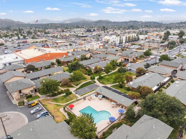 540 Oakdale Ln, El Cajon CA: https://media.crmls.org/mediaz/b3abb332-9c1b-406d-94f2-fb1389ea56ef.jpg