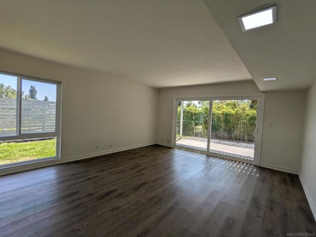 9347 Kahlua Way, Spring Valley CA: https://media.crmls.org/mediaz/b3abf91c-20ce-460c-82f4-631f39183711.jpg