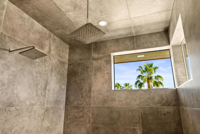 427 N Avenida Caballeros, Palm Springs CA: https://media.crmls.org/mediaz/b3abfd03-4b3b-4e80-b835-e6bbff8284b1.jpg