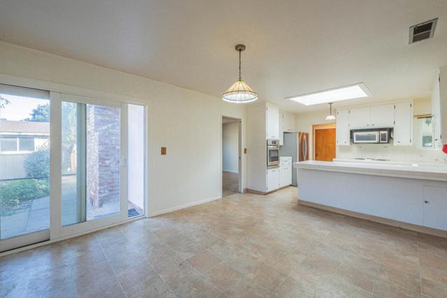 826 Central Avenue, Salinas CA: https://media.crmls.org/mediaz/b3ac4615-2c68-411c-9eba-d9ad6dd64b2c.jpg