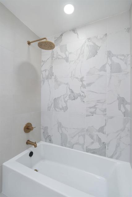 Detail Gallery Image 16 of 47 For 2465 Garfield St, Carlsbad,  CA 92008 - 4 Beds | 4/2 Baths