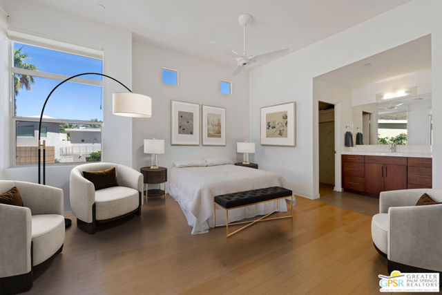 941 Oceo Circle, Palm Springs CA: https://media.crmls.org/mediaz/b3acea79-d686-424b-b53d-aaee0565532b.jpg