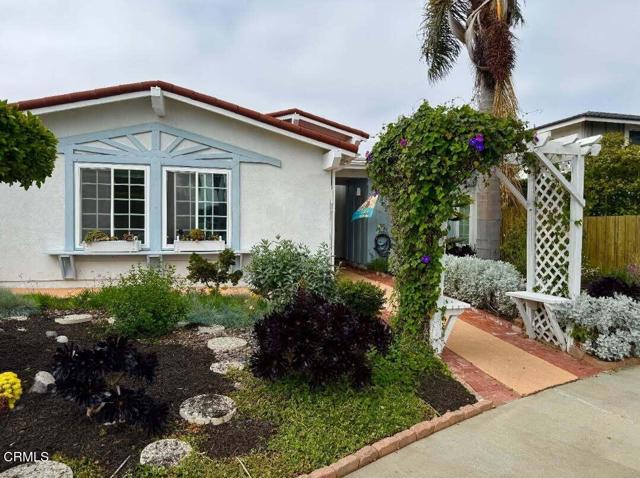 Detail Gallery Image 1 of 1 For 1805 Adelaide Ct, Oxnard,  CA 93035 - 4 Beds | 2 Baths