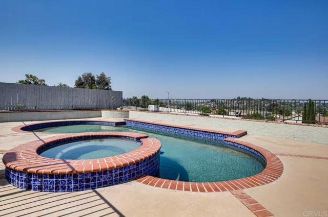 Detail Gallery Image 3 of 18 For 11020 Paseo Castanada, La Mesa,  CA 91941 - 3 Beds | 2/1 Baths