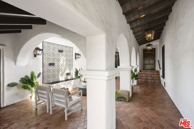 2714 Forrester Drive, Los Angeles CA: https://media.crmls.org/mediaz/b3ad84bf-af11-4e1c-8ce4-c28075c01754.jpg