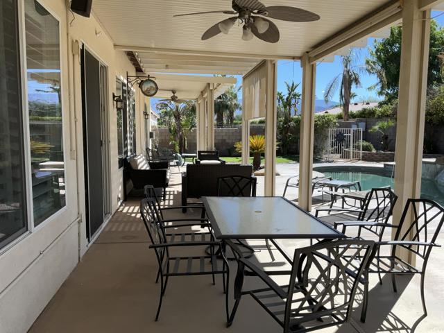 43541 Parkway Esplanade E, La Quinta CA: https://media.crmls.org/mediaz/b3adbc59-5dd6-48ea-8b37-cc92ab9b2af0.jpg