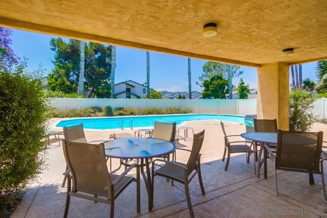 3268 Via Marin, La Jolla CA: https://media.crmls.org/mediaz/b3ae1e3f-af22-4fe7-ad6c-ff2bfe72ffc6.jpg