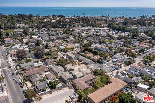 1317 Punta Gorda, Santa Barbara CA: https://media.crmls.org/mediaz/b3ae31bd-6e68-4eec-b8e9-5c49ff8c2851.jpg