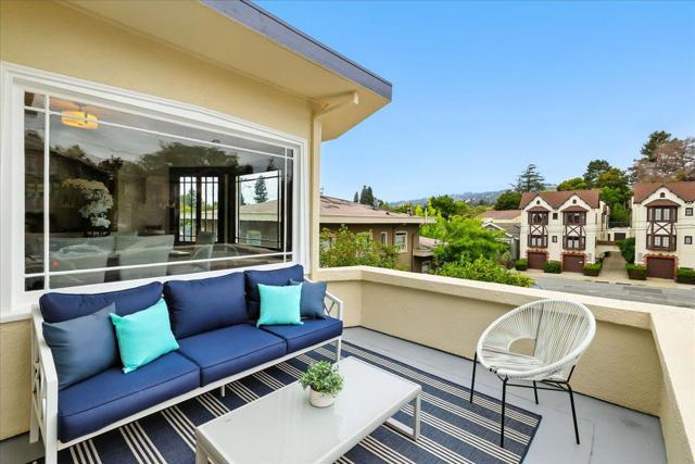 5555 Carlton Street, Oakland CA: https://media.crmls.org/mediaz/b3ae7b17-8634-4e48-9071-2c0a9e6e7f91.jpg