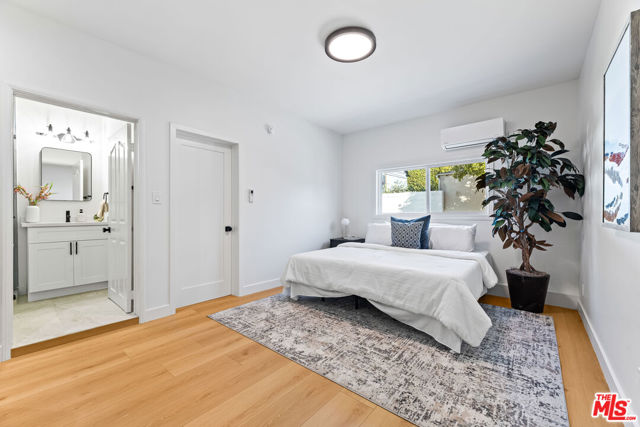 8507 Naylor Avenue, Los Angeles CA: https://media.crmls.org/mediaz/b3ae85c8-2a49-4a20-8e26-0601b0cb2c12.jpg