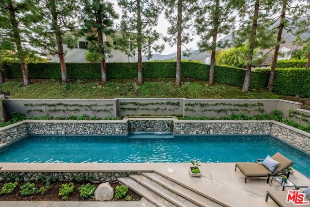 17765 Camino De Yatasto, Pacific Palisades CA: https://media.crmls.org/mediaz/b3b02b91-652b-4e05-bc74-2f33b8e76196.jpg