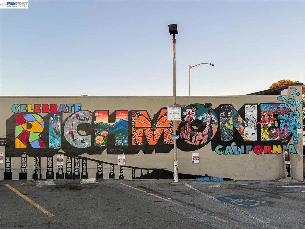 https://media.crmls.org/mediaz/b3b02d60-6047-4f66-8a6a-7de7b881d814.jpg?preset=X-Large