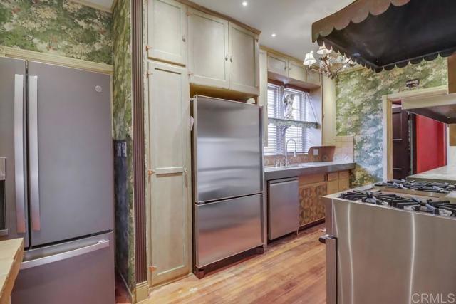 Detail Gallery Image 19 of 73 For 3014 Xenophon St, Point Loma,  CA 92106 - 5 Beds | 3 Baths