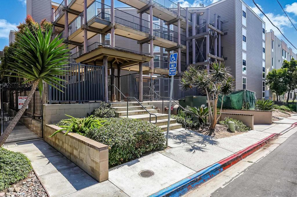 1221 Parker Pl - photo 3