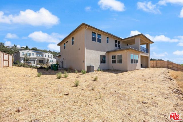 5153 Wild Oak Lane, El Dorado Hills CA: https://media.crmls.org/mediaz/b3b0c127-5b60-4cfb-936e-99844f9ec9e1.jpg