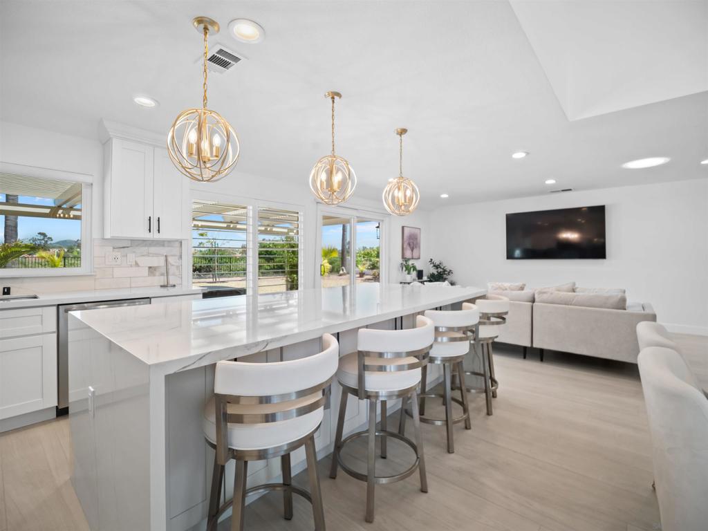 MLS #250045856SD image #4