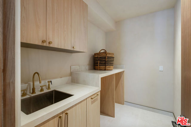 3731 Wasatch Avenue, Los Angeles CA: https://media.crmls.org/mediaz/b3b14d0f-6e10-49a3-b7f1-88517c7c2231.jpg